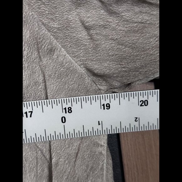 Monroe & Main Blouse Small Womens Beige Long Sleeve 100% Viscose Lightweight - Picture 3 of 6
